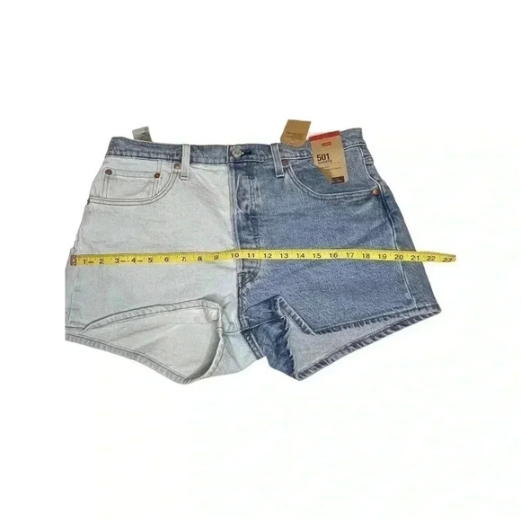 WOMEN’S LEVI’S 501 ORIGINAL OF TWO MINDS JEAN SHORTS• - Picture 4 of 5